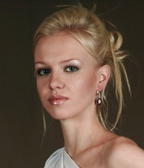 Eva (28)